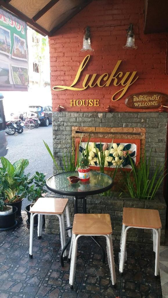 Lucky House Hostel Csiangmaj Kültér fotó